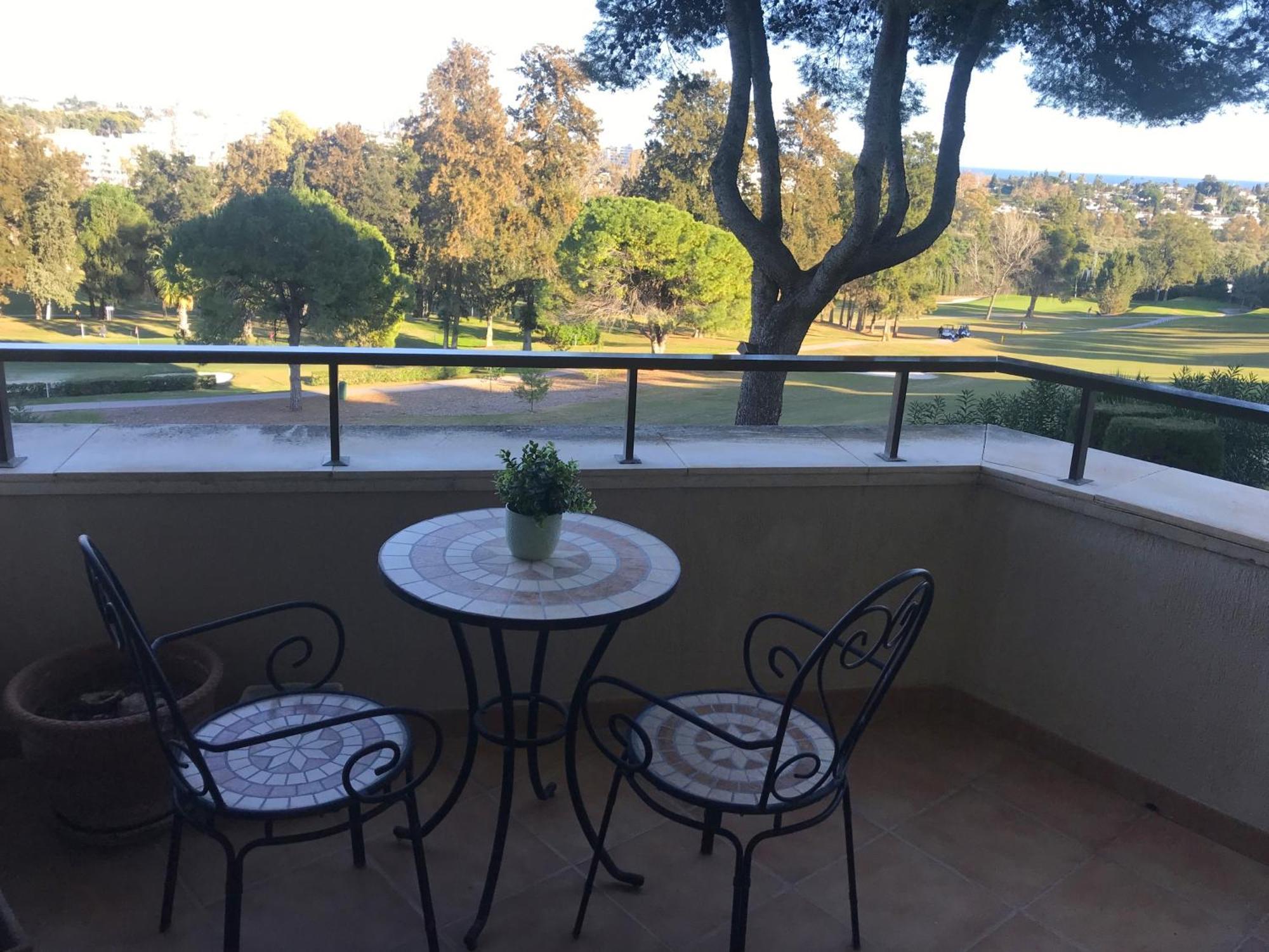 Habitacion Deluxe Con Bano Privado En Atalaya Apartagolf, Эстепона Экстерьер фото